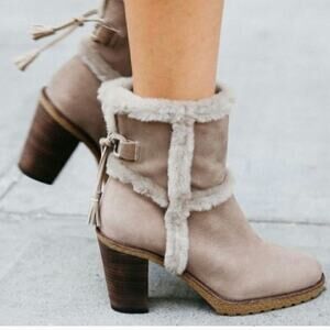 Frye Jen Shearling Ankle Booties in Taupe, sz 9